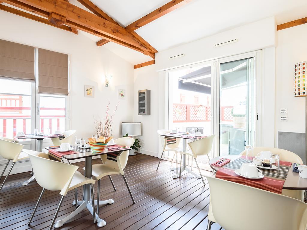 Hotel Les Almadies - Coeur De Ville Saint-Jean-de-Luz Kültér fotó